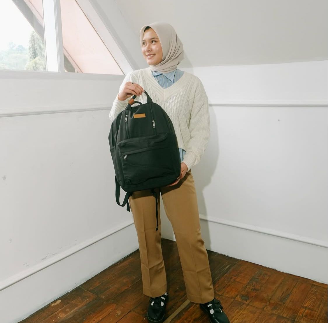 Model Photoshoot Carry Me oleh Agency Talent Bandung