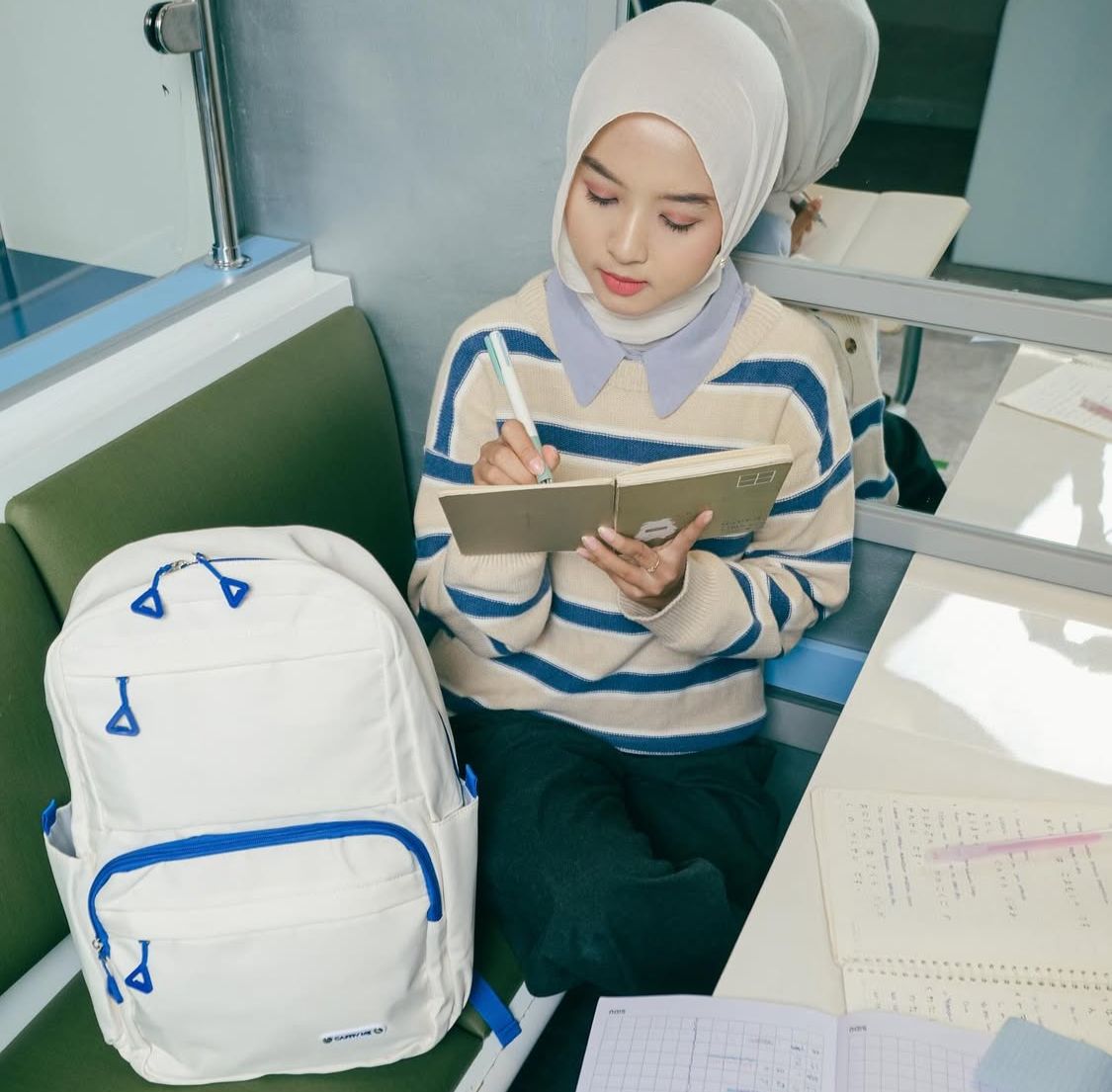 Portfolio Photoshoot Talent Rifera untuk Brand Lokal Carry Me